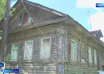 В Казани жильцы векового аварийного дома уже несколько лет добиваются расселения
