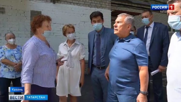 Казанцы обсудили с депутатом Госсовета Маратом Нуриевым благоустройство фонтана на Карбышева