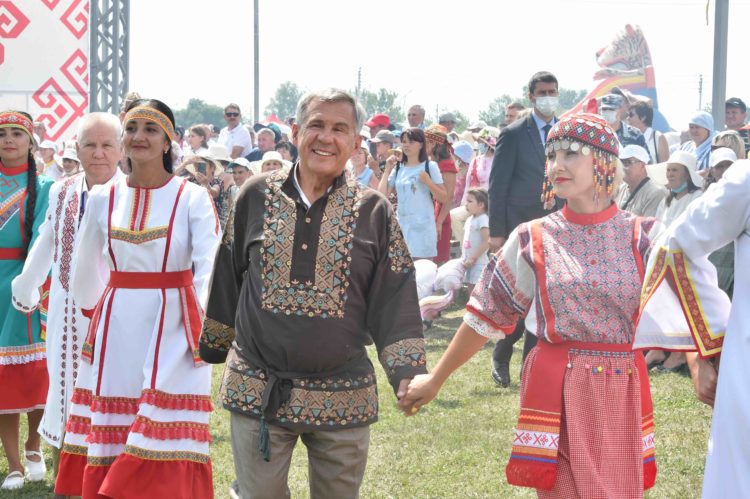 Минниханов посетил республиканский праздник чувашской культуры «Уяв»