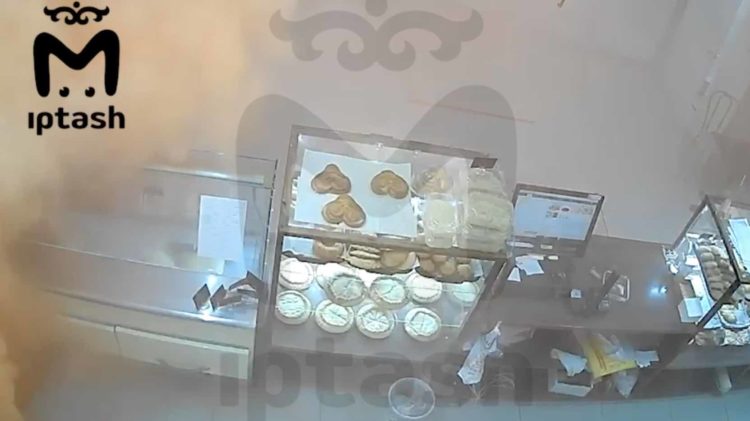 Неизвестный поджег дымовую шашку в челнинской пекарне