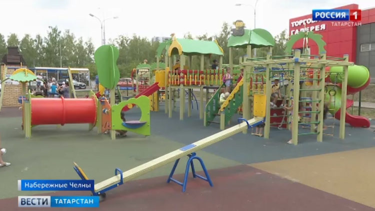 Челнинцу, сбросившего чужого ребенка с качель, грозит штраф