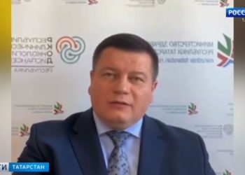 Рустам Минниханов поздравил татарстанцев с Днем семьи, любви и верности