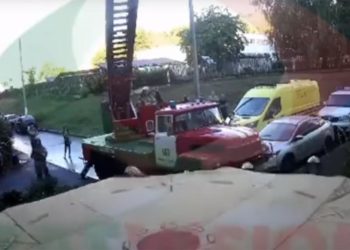 Появилось видео падения мужчины с 4 этажа в Нижнекамске