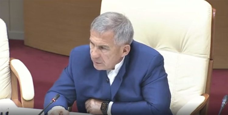 Рустам Минниханов раскритиковал муниципалитеты за состояние парков и скверов