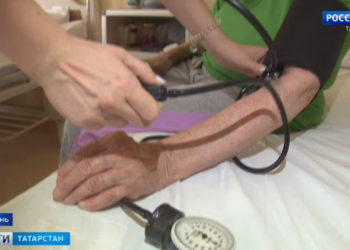 Врачи рассказали о мерах предосторожности в жару для сердечников и переболевших COVID-19