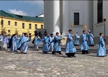 Митрополит Казанский и Татарстанский Кирилл начал чин освещения собора Казанской иконы Божией Матери