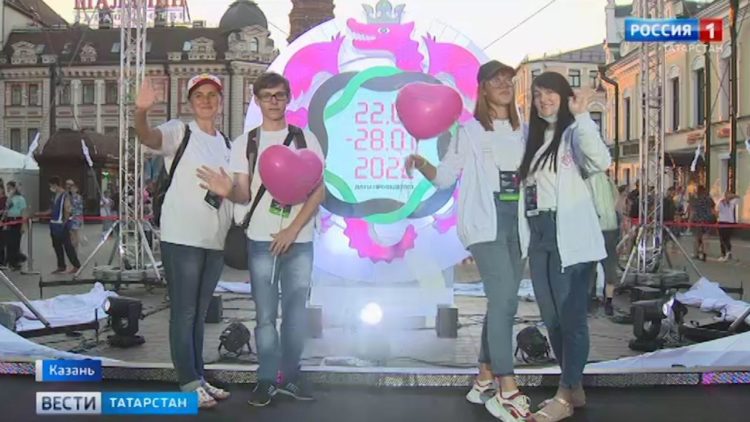 Минниханов и глава МИД Венгрии дали старт производству дорожного покрытия из автомобильных шин