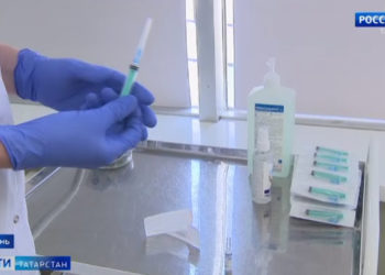 В Казани открылся первый пункт вакцинации от Covid-19 в банке