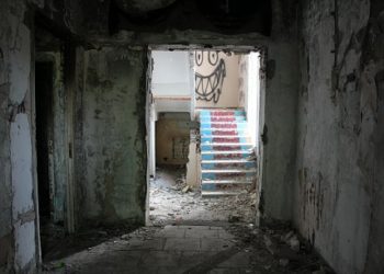 Исполком Челнов обязали благоустроить заброшенную лестницу у мэрии