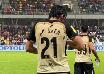 У игроков «Рубина» во время матча с «Ракува» отклеились номера и фамилии на футболках