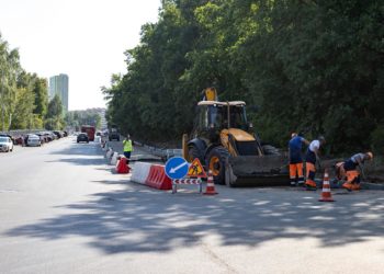 В Казани по нацпроекту ремонтируют дорогу по улице Рауиса Гареева