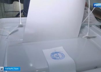 Рустам Минниханов провел лекцию для студентов в рамках проекта «Знание»