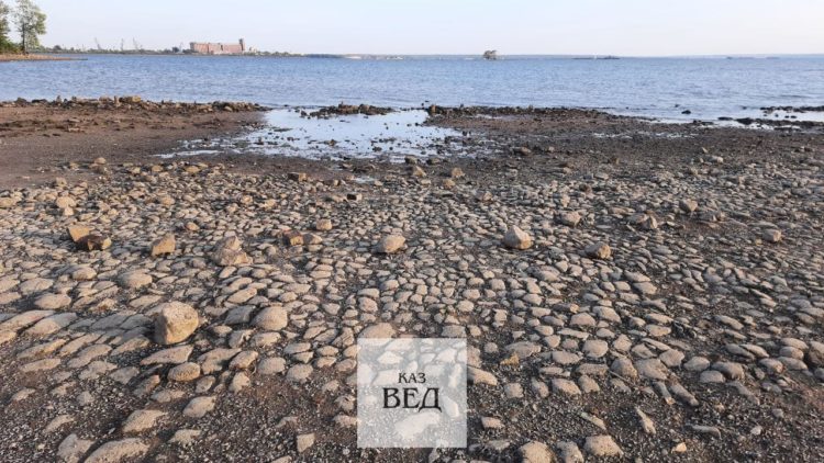 В Казани из-под Волги вновь поднялась старинная мостовая