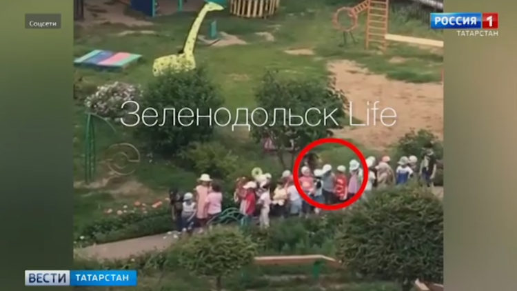 Жесткое воспитание: в Зеленодольске сотрудница детского сада запугивала воспитанников палкой