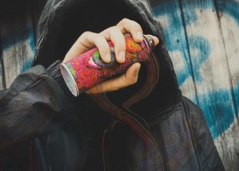 Вандалы из Челнов оставили надпись на памятнике природы в Башкирии