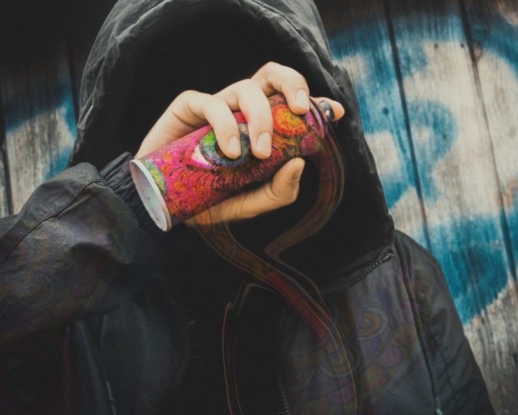 Вандалы из Челнов оставили надпись на памятнике природы в Башкирии