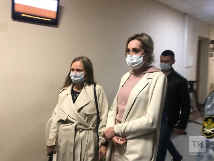 Одну из лидеров Finiko Дину Габдуллину доставили в Вахитовский суд