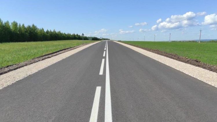 В Апастовском районе по нацпроекту отремонтировали участок дороги Уланово – Каратун