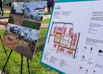 Рустам Минниханов посетил благоустроенный двор в селе Бетьки