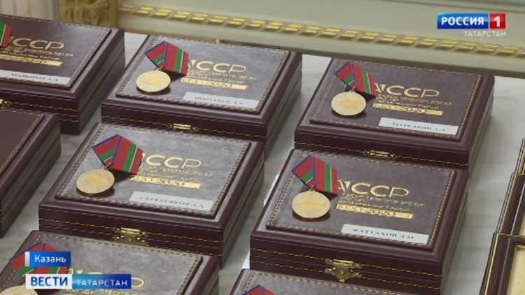 В казанском Кремле чествовали команду чемпионов по хоккею на траве «Динамо — Ак Барс»