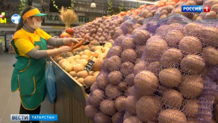 Татарстанские фермеры винят перекупщиков в необоснованно высокой стоимости картофеля
