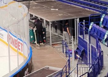 На «Татнефть Арене» разобрали сцену, на которой выступали чирлидерши «Ак Барса»