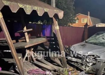 В Бугульме легковушка сбила пешехода и влетела в частный дом