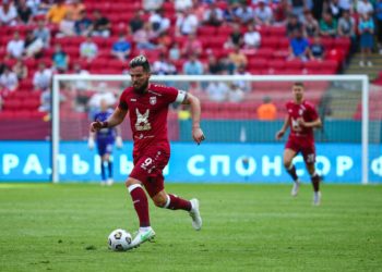 Нападающий «Рубина» Джордже Деспотович пригласил Ирину Шейк в Казань