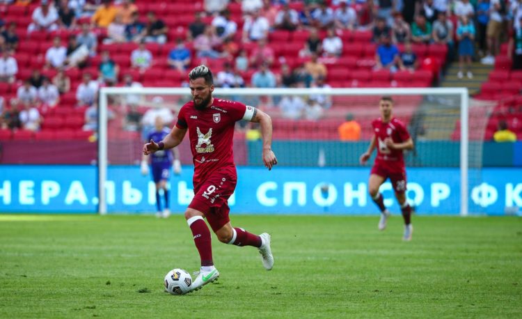 Нападающий «Рубина» Джордже Деспотович пригласил Ирину Шейк в Казань