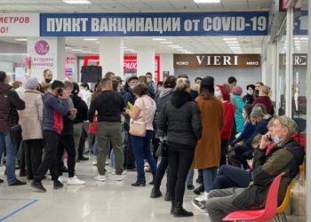 В Челнах образовались большие очереди в пунктах вакцинации от Covid-19