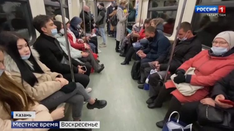 «Вести» проверили, как казанцы соблюдают масочный режим