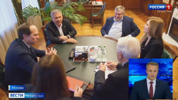 Казанцы провели часы ожидания в очередях, чтобы оформить QR-код