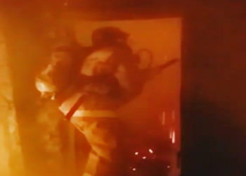 МЧС РТ опубликовало видео страшного пожара, в котором погиб мужчина