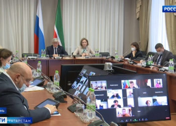 Казанцы провели часы ожидания в очередях, чтобы оформить QR-код