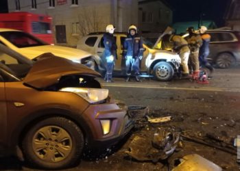 В Казани при столкновении иномарок пострадали два человека