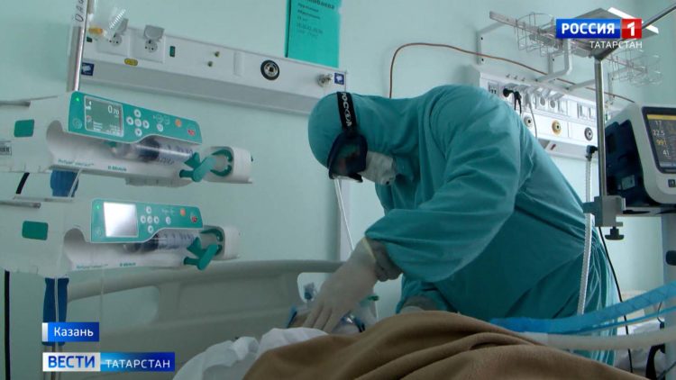 «Это экстренная мера»: Госсовет РТ одобрил федеральный законопроект о QR-кодах