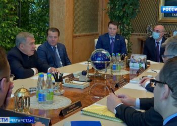 Минниханов и Дорофеевский обсудили сотрудничество Татарстана и Горьковской железной дороги