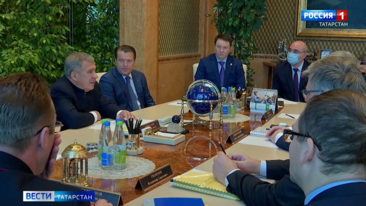 Минниханов и Дорофеевский обсудили сотрудничество Татарстана и Горьковской железной дороги