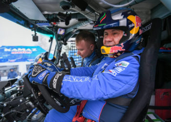 Рустам Минниханов протестировал новый спортивный грузовик «КАМАЗ»