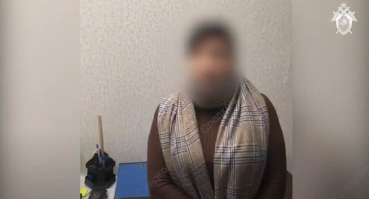 «Готова нести за это наказание»: СК опубликовал кадры допроса матери, истязавшей маленькую дочь