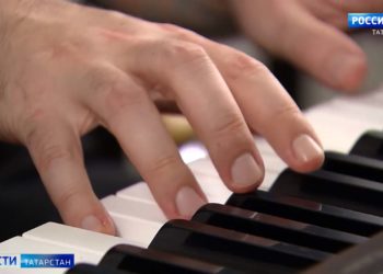 В Казани волонтеры и сотрудники соцзащиты вместе с Дедом Морозом навестили детей, попавших в сложную жизненную ситуацию