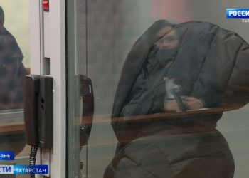 «Хотела бы попросить прощения»: В Казани суд арестовал мать-истязательницу