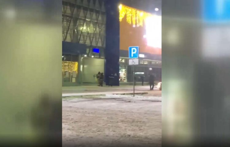 В Челнах из-за забывчивого покупателя из торгового центра эвакуировали более 200 человек