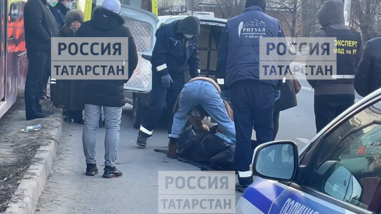 Появились кадры с места гибели девочки-подростка под колесами трамвая в Казани