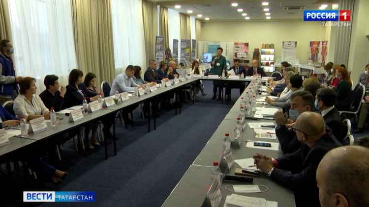 В Елабуге обсудили развитие туристической отрасли в малых исторических городах России