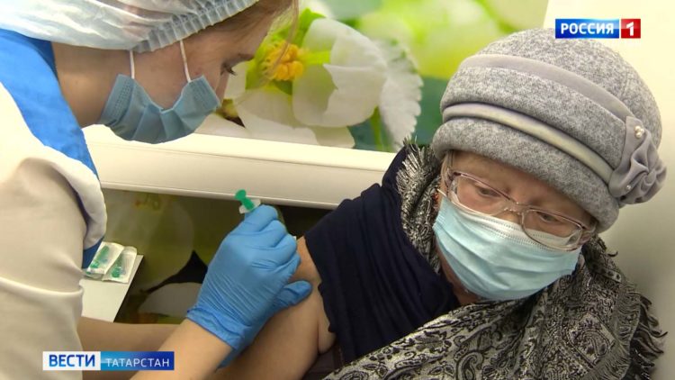 В Роспотребнадзоре рассказали, кто меньше всего вакцинируется от Covid-19