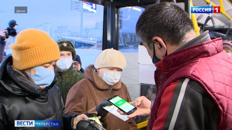 Антиваксеры, новый штамм и вызовы: Роспотребнадзор подвел итоги пандемийного года