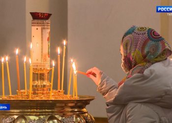 Православные верующие отмечают Рождественский сочельник