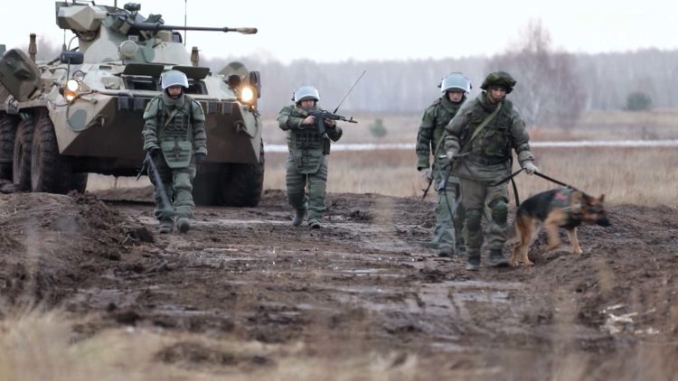 Токаев поблагодарил Путина за быстрый отклик на просьбу ввести миротворцев