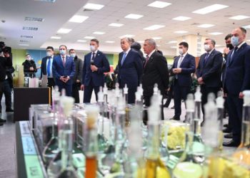 Рустам Минниханов и Касым-Жомарт Токаев посетили ТАНЕКО